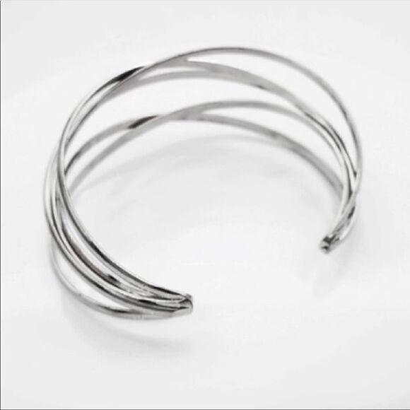 Elegant Gold Open Cuff Bracelet - Picture 7 of 10